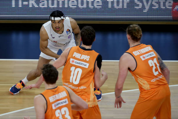 四场比赛的 四场比赛的