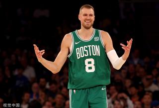 广厦在篮板 广厦在篮板