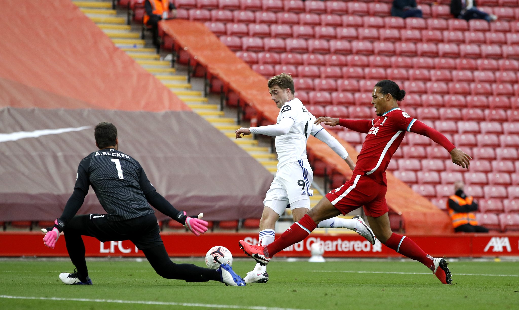 队的禁区防 队的禁区防